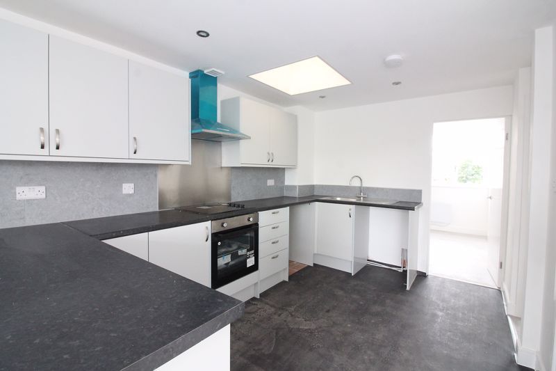 2 bed flat for sale in Barnett Lane, Kingswinford DY6, £115,000