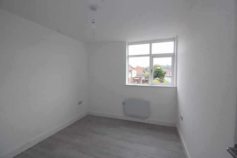 2 bed flat for sale in Barnett Lane, Kingswinford DY6, £115,000