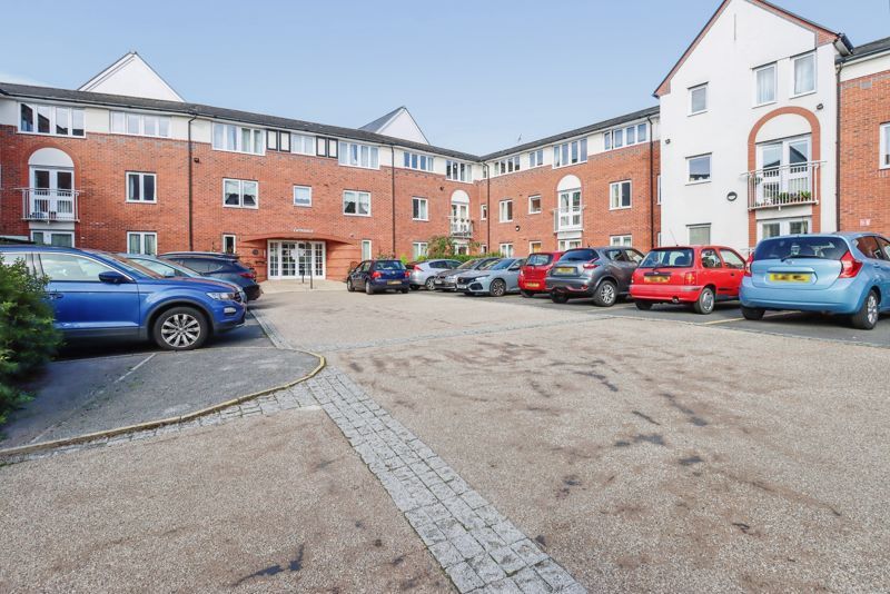 1 bed flat for sale in Hazledine Court, Shrewsbury SY3, £142,000