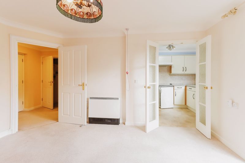 1 bed flat for sale in Hazledine Court, Shrewsbury SY3, £142,000