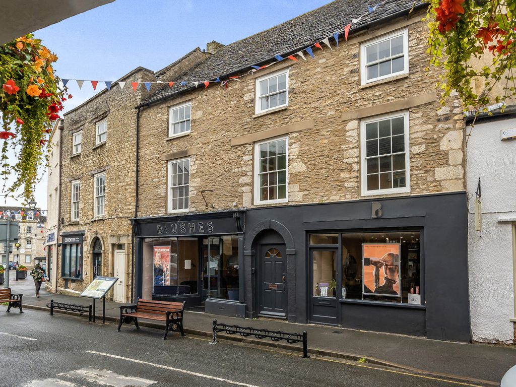 2 bed flat for sale in Market Place, Tetbury, Gloucestershire GL8, £210,000