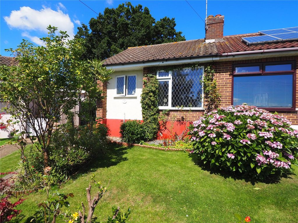 2 bed bungalow for sale in The Green, Leigh-On-Sea, Essex SS9, £315,000