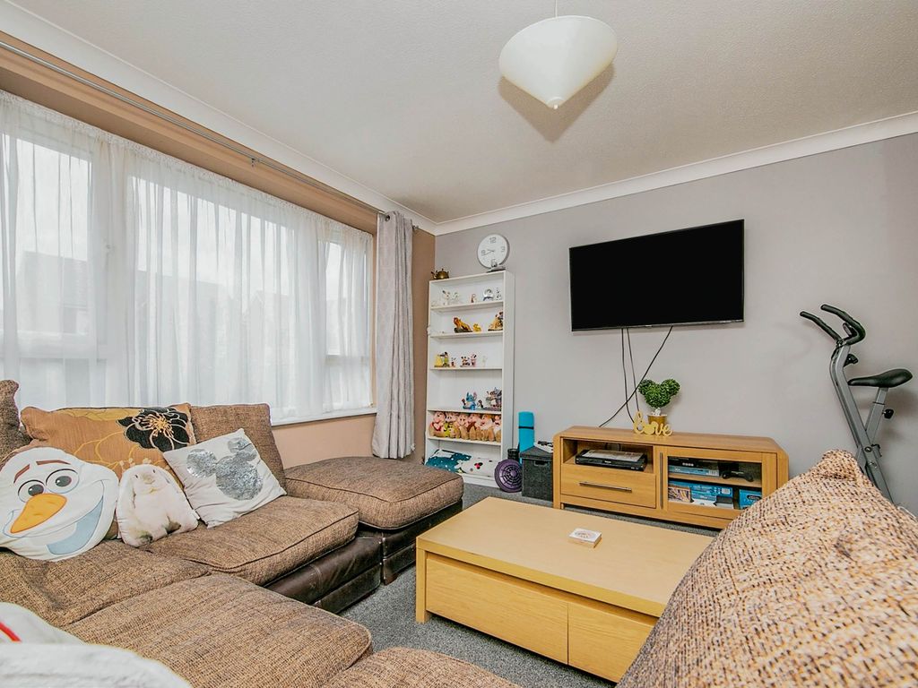 2 bed property for sale in De Greys Close, Great Cornard, Sudbury CO10, £140,000