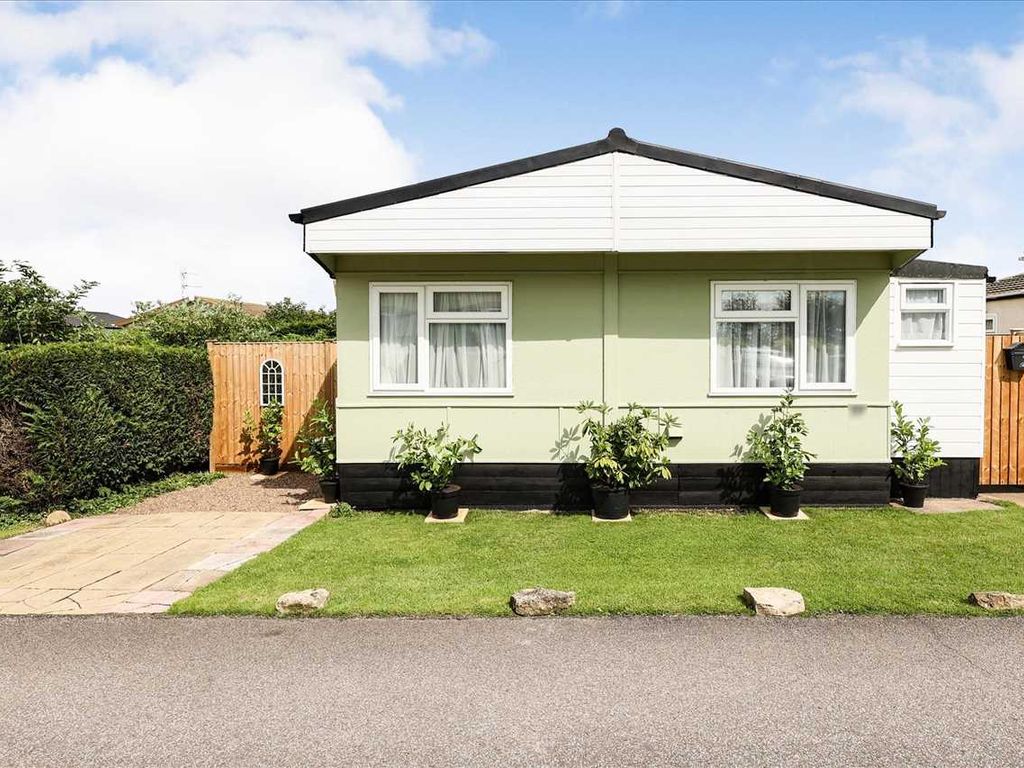 3 bed mobile/park home for sale in Stonecliff Park, Prebend Lane, Lincoln LN2, £70,000