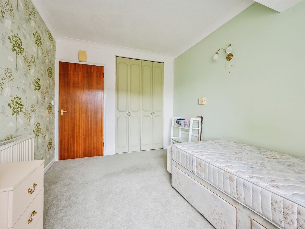 1 bed flat for sale in Castle Dyke, Lichfield WS13, £65,000