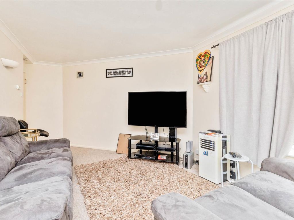 3 bed flat for sale in Leahurst Court, Leahurst Court Road, Preston, Brighton BN1, £300,000