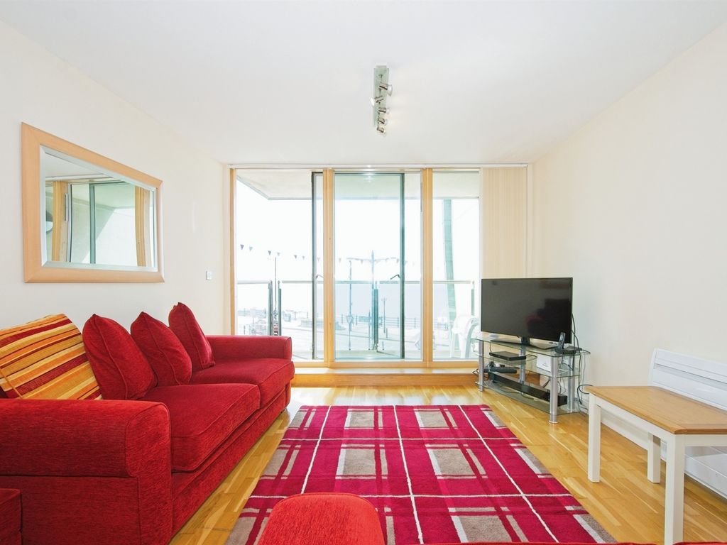 1 bed flat for sale in Esplanade, Porthcawl CF36, £230,000