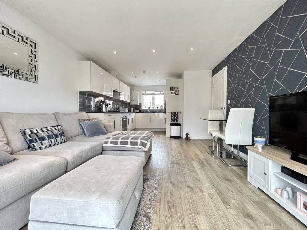 1 bed flat for sale in Duffet Drive, Winnersh, Wokingham, Berkshire RG41, £230,000