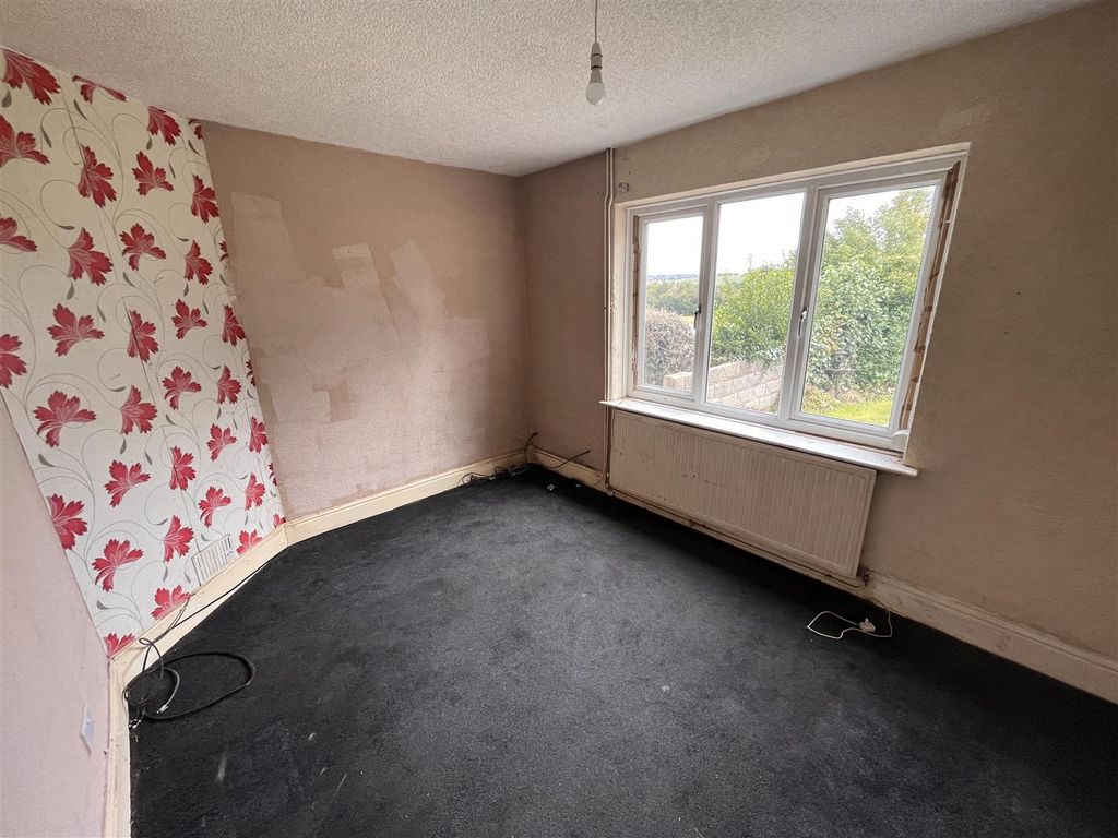 2 bed terraced house for sale in Coton Park, Linton DE12, £140,000