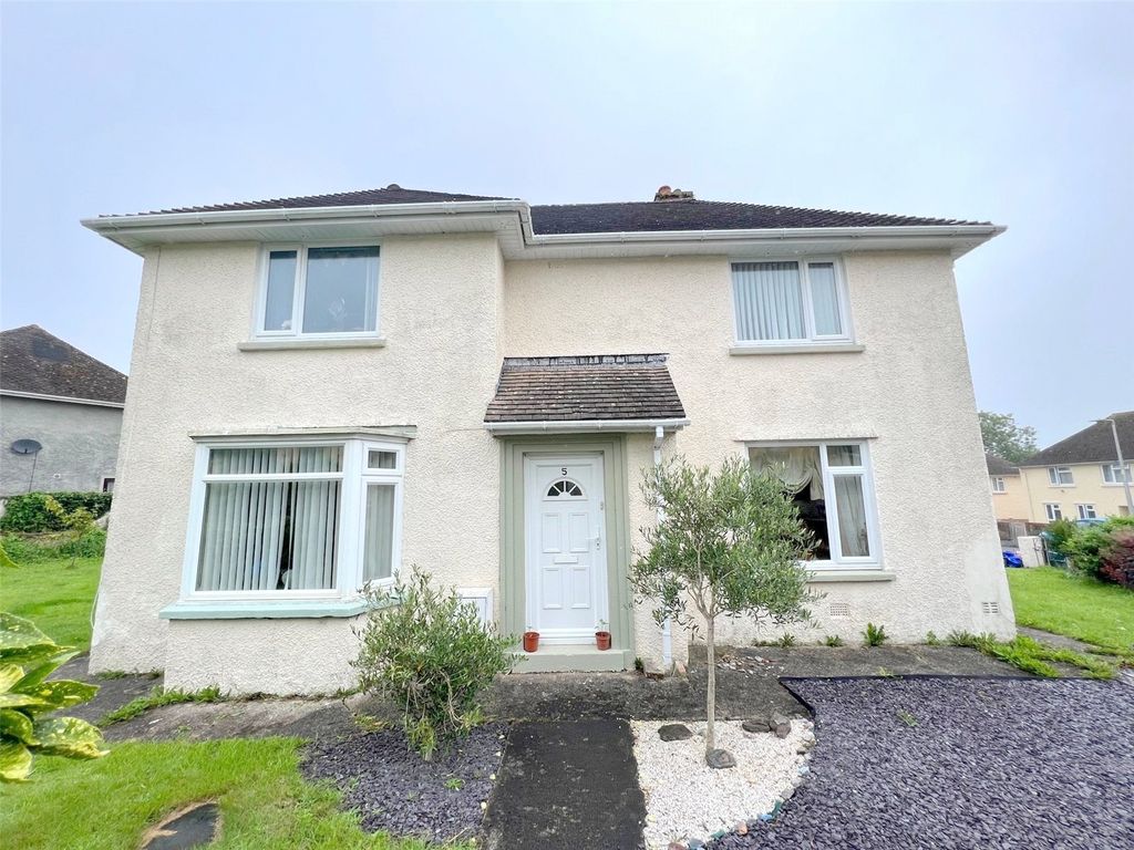 4 bed detached house for sale in Poyers Avenue, Pembroke, Pembrokeshire SA71, £240,000