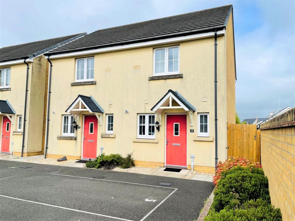 2 bed semi-detached house for sale in Clos Y Doc, Llanelli SA15, £180,000