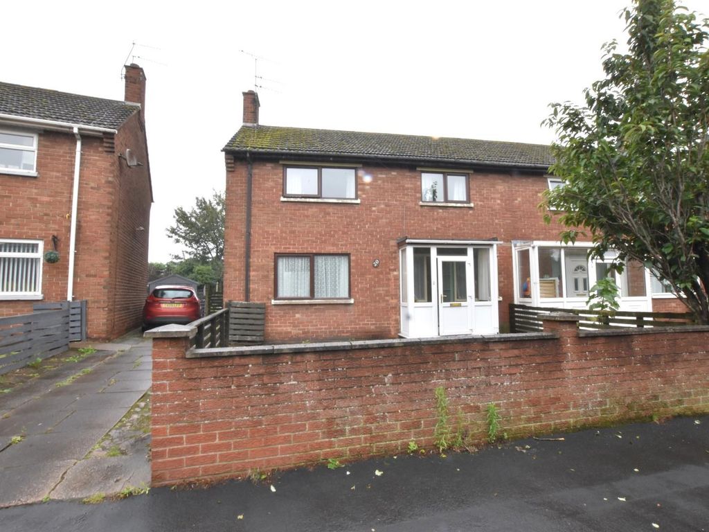 3 bed semi-detached house for sale in Franklin Crescent, Scunthorpe DN16, £100,000