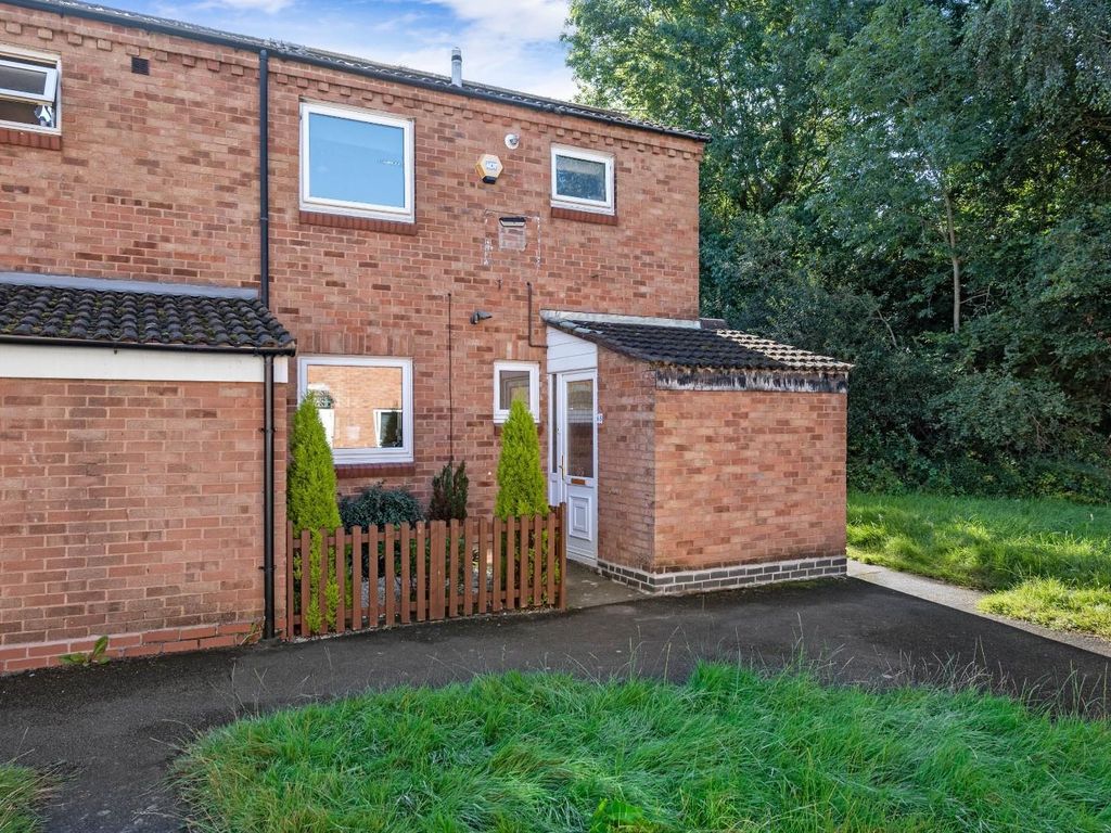 3 bed end terrace house for sale in Arley Close, Redditch B98, £190,000