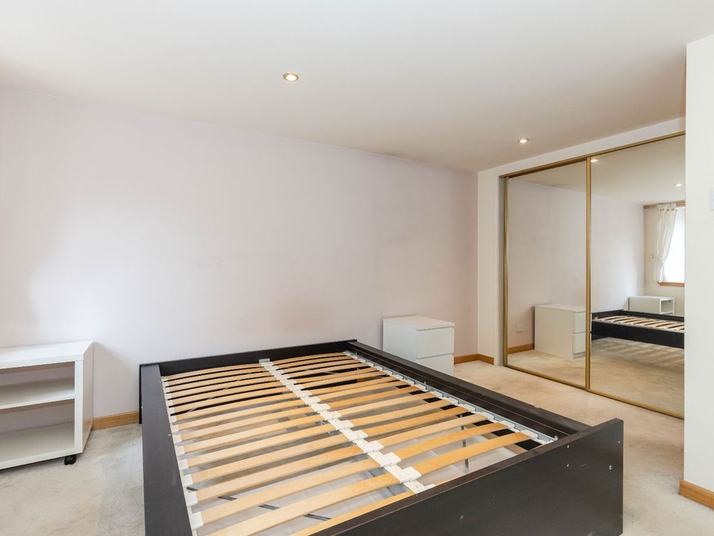 2 bed flat for sale in Yardheads, Leith, Edinburgh EH6, £215,000