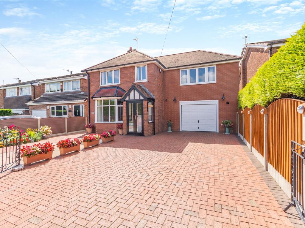 3 bed detached house for sale in Fernlea, Rotherham Road, New Houghton NG19, £280,000