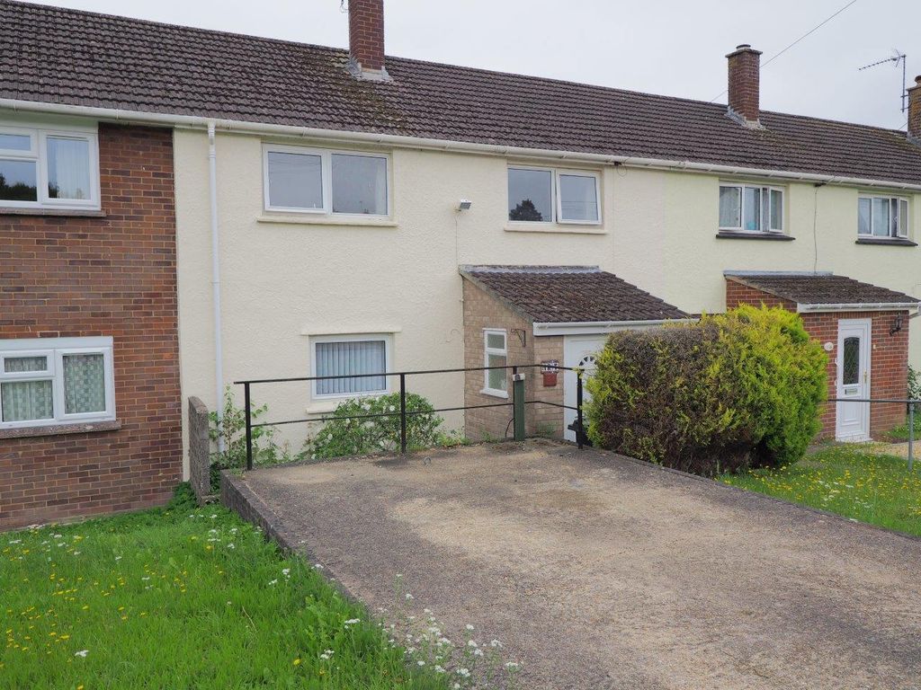 3 bed terraced house for sale in Bishopdown Road, Salisbury SP1, £240,000