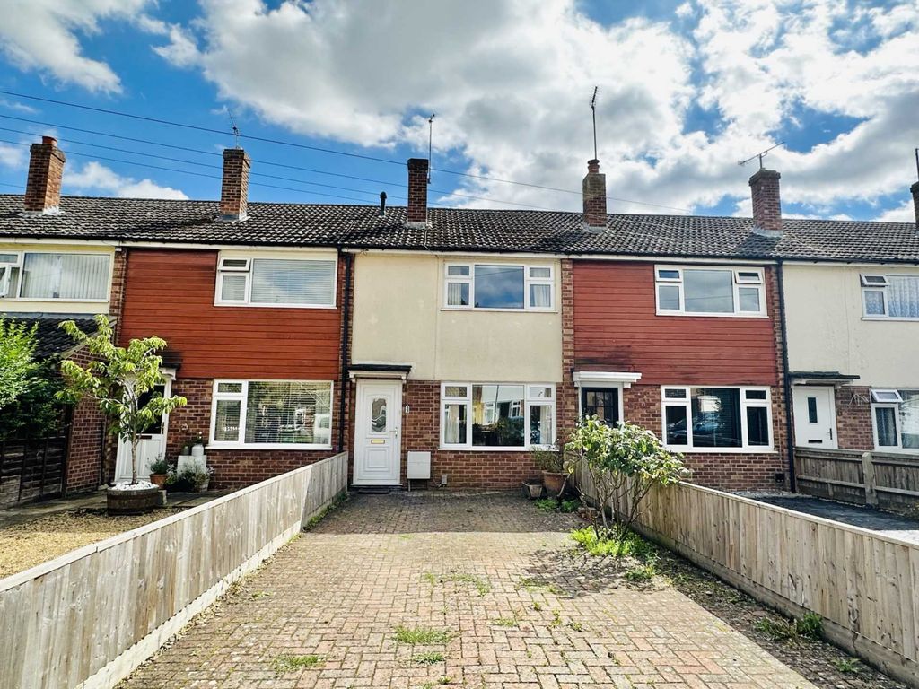 2 bed terraced house for sale in Millbrook Close, Wallingford OX10, £325,000