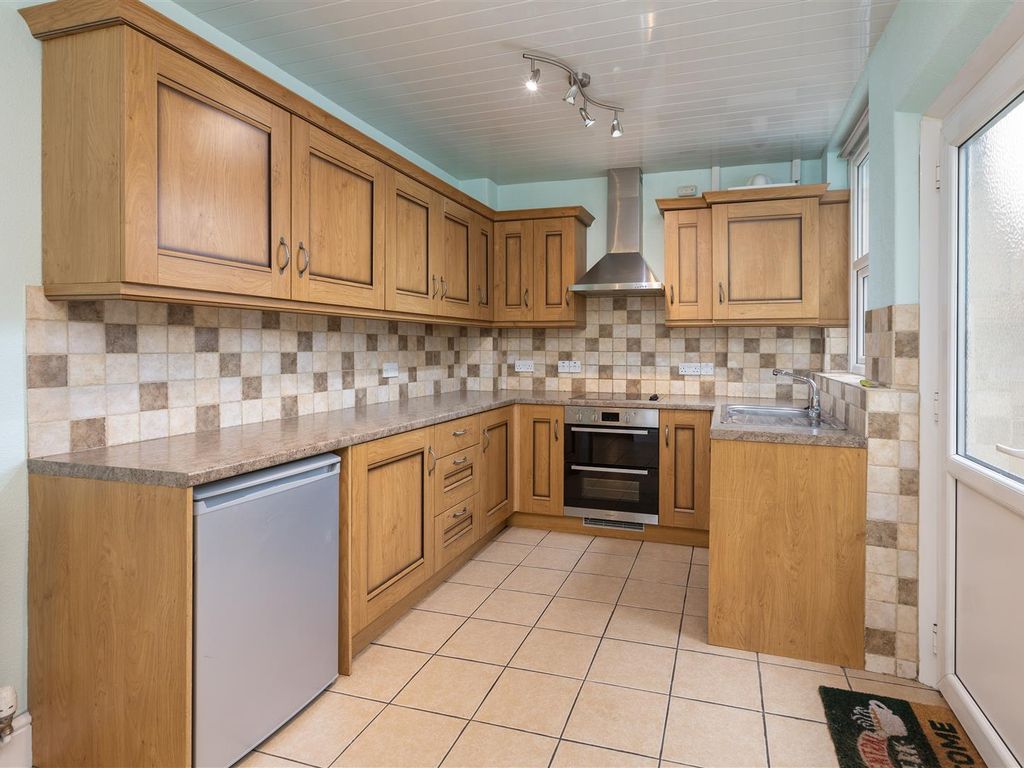 3 bed terraced house for sale in King Street, Carnforth LA5, £175,000