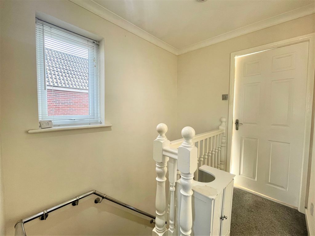 2 bed end terrace house for sale in Shelley Road, Preston PR2, £135,000