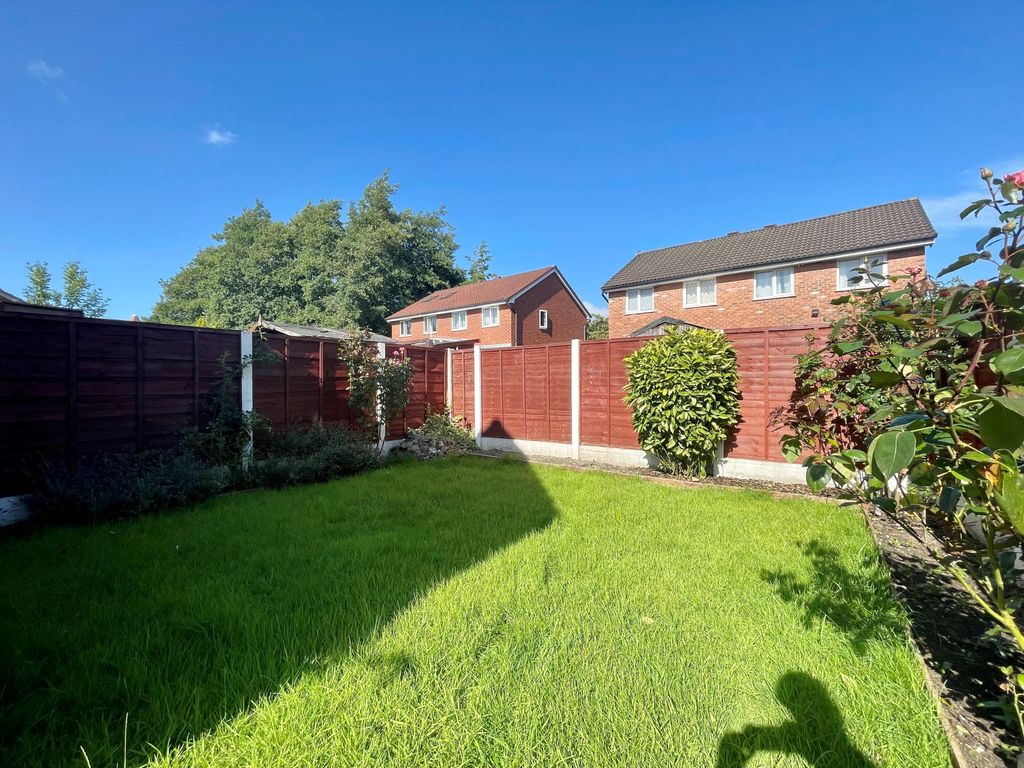 2 bed end terrace house for sale in Shelley Road, Preston PR2, £135,000