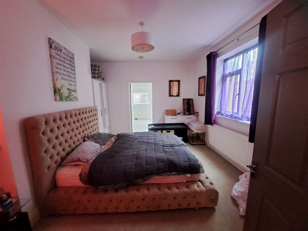 5 bed detached house for sale in Heol Cae Gurwen, Gwaun Cae Gurwen, Ammanford SA18, £199,000