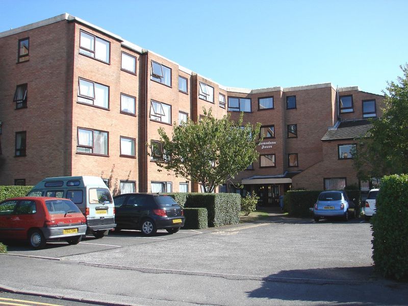 1 bed flat for sale in Homedene House, Poole BH15, £89,000