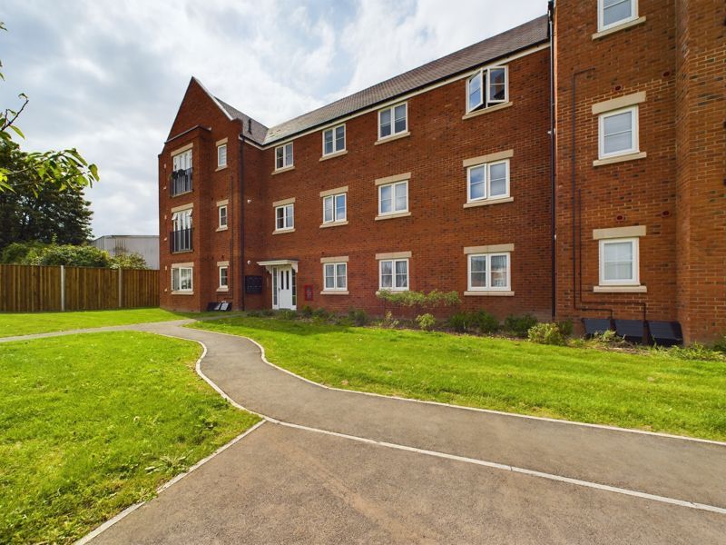 2 bed flat for sale in Millstone Way, Gloucester GL1, £180,000