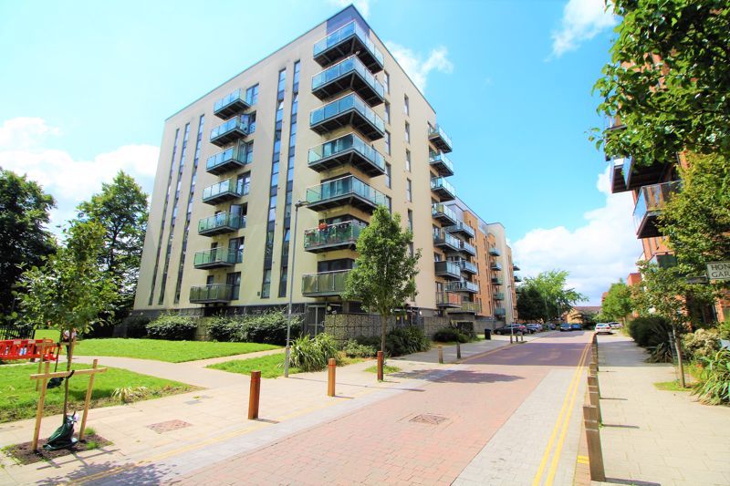 2 bed flat for sale in Keele House, Academy Way, Dagenham RM8, £279,995