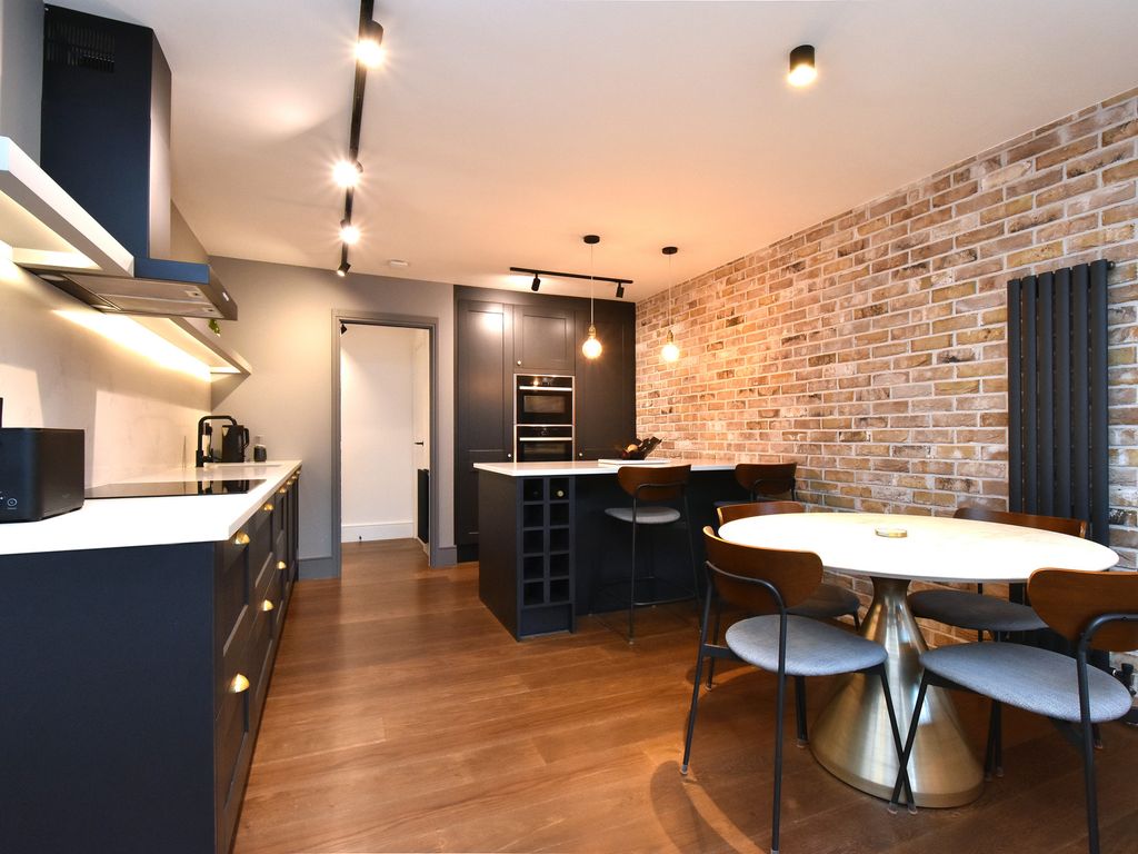 1 bed flat for sale in South Street Studios, Bromley BR1, £325,000