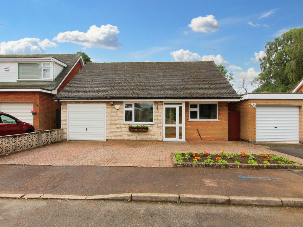 2 bed detached bungalow for sale in Angus Close, Thurnby, Leicester LE7, £325,000