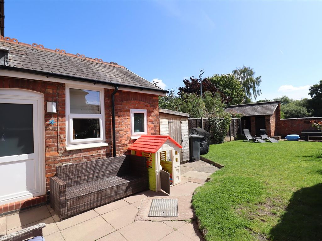 3 bed semi-detached house for sale in Crewe Road, Shavington, Crewe CW2, £234,995