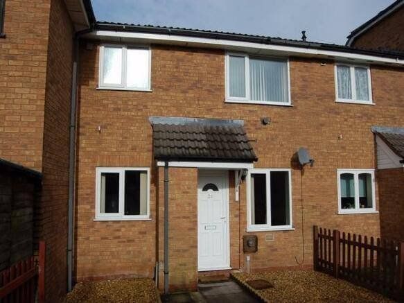 1 bed terraced house for sale in Marlborough Way, Telford TF3, £80,000