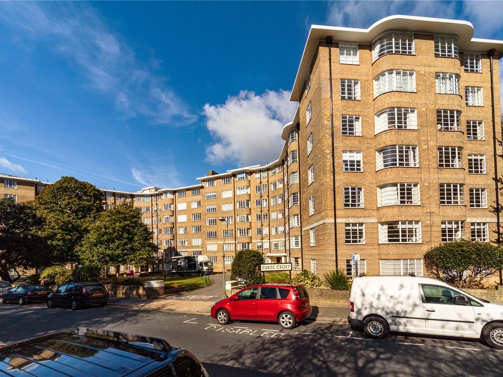 2 bed flat for sale in Furze Hill, Hove, East Sussex BN3, £300,000