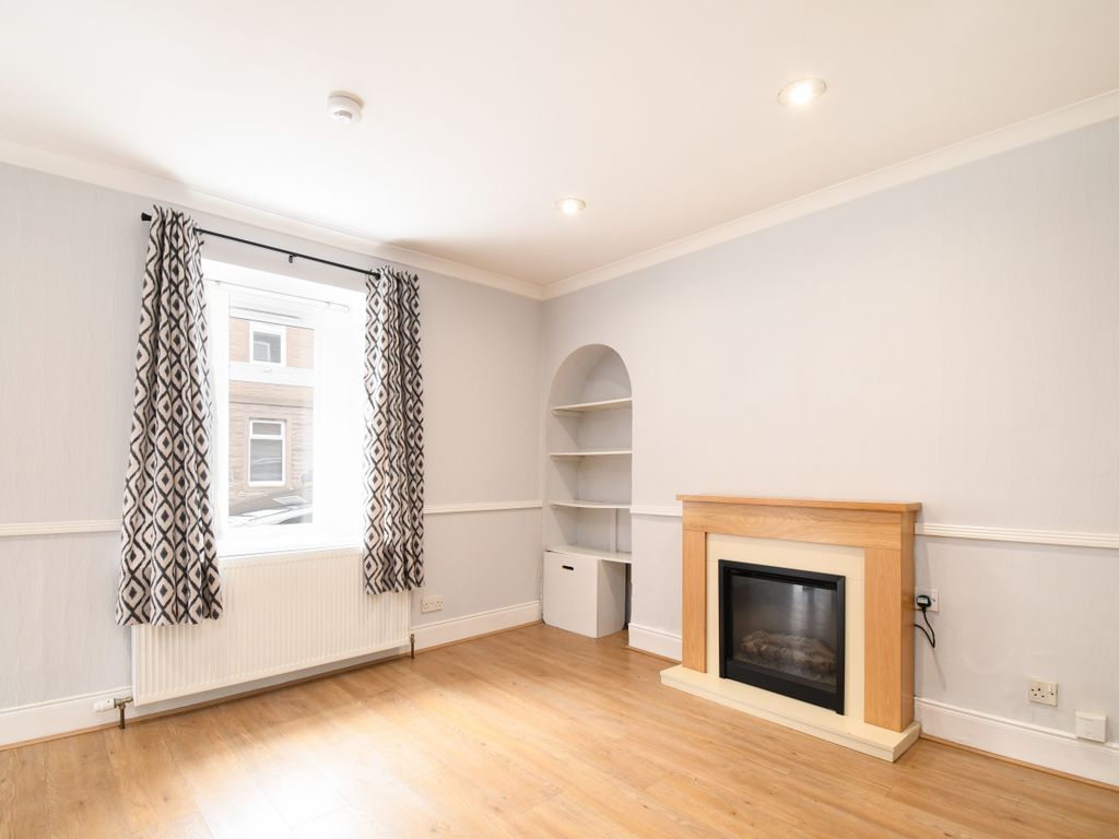 1 bed flat for sale in Union Street, Montrose DD10, £45,000