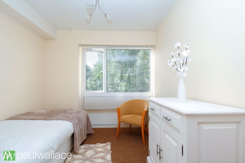 2 bed flat for sale in Hillside, Hoddesdon EN11, £229,995