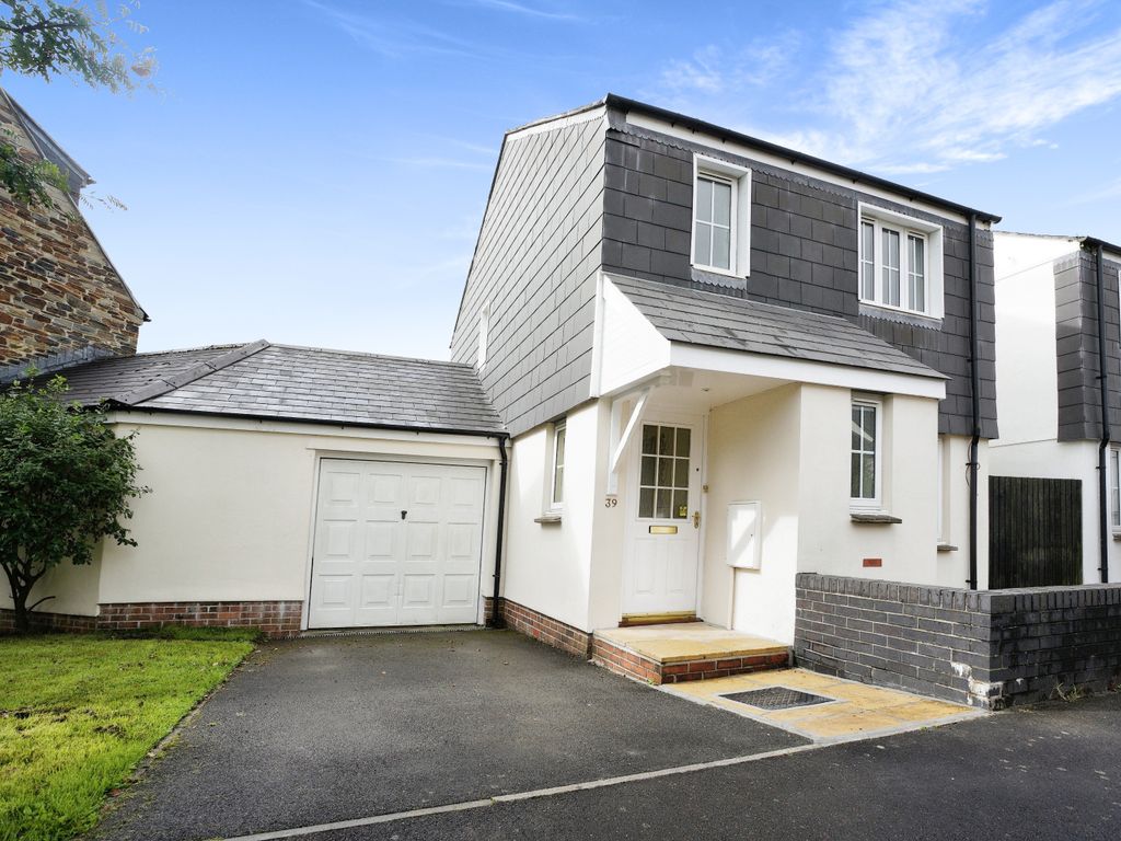 3 bed link-detached house for sale in College Green, Bodmin, Cornwall PL31, £260,000