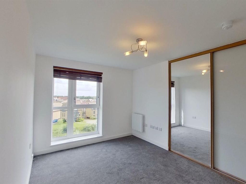 1 bed flat for sale in 18 Cyber Avenue, Oakgrove, Milton Keynes MK10, £200,000
