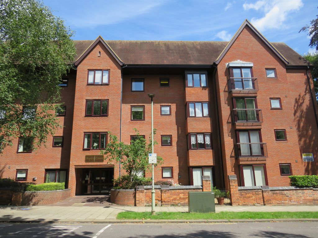 1 bed property for sale in Warwick Avenue, Bedford MK40, £80,000