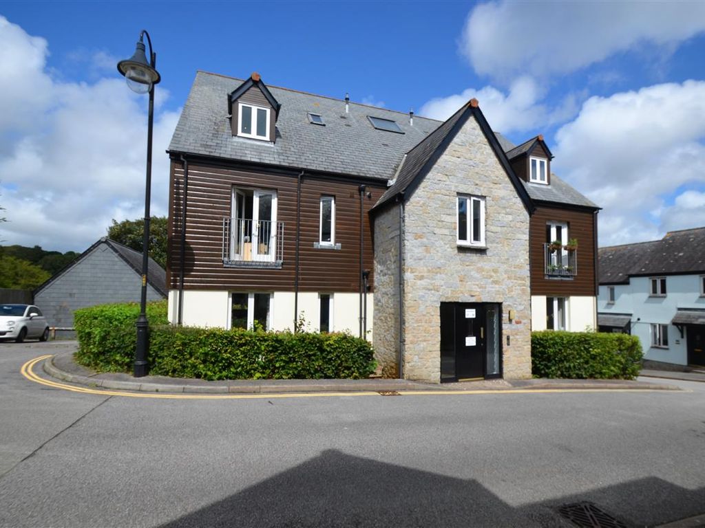 1 bed flat for sale in Calver Close, Penryn TR10, £170,000