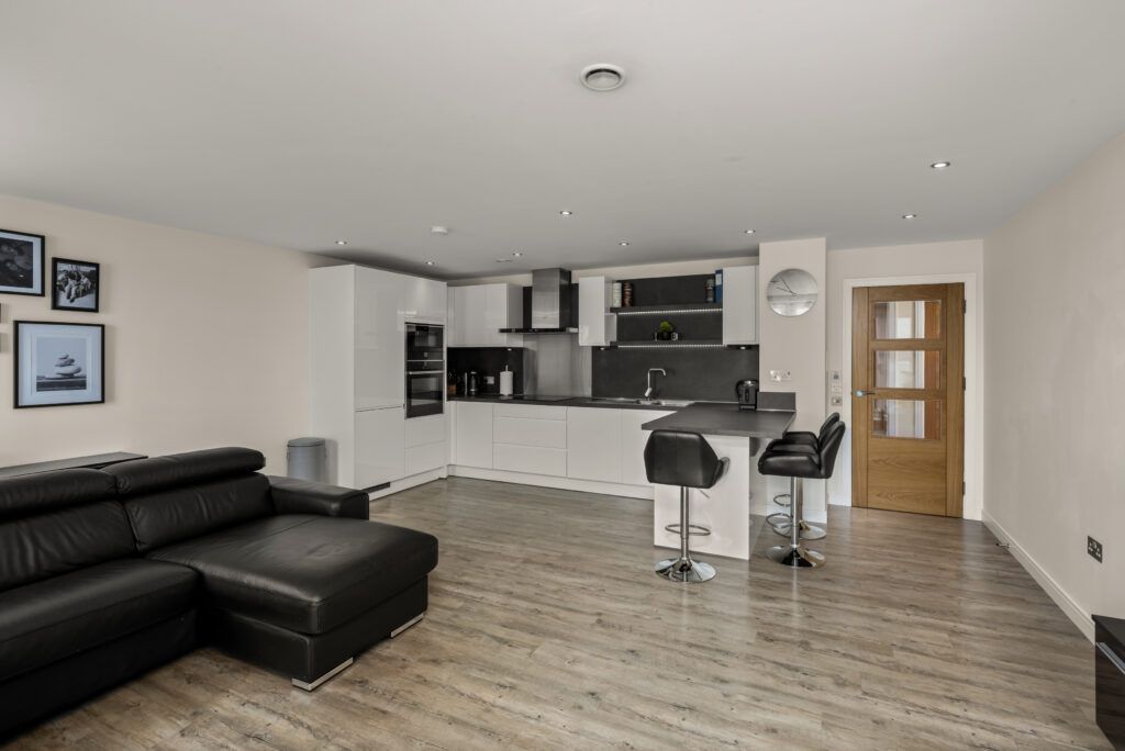 2 bed flat for sale in Riverside Drive, Dundee DD1, £249,000