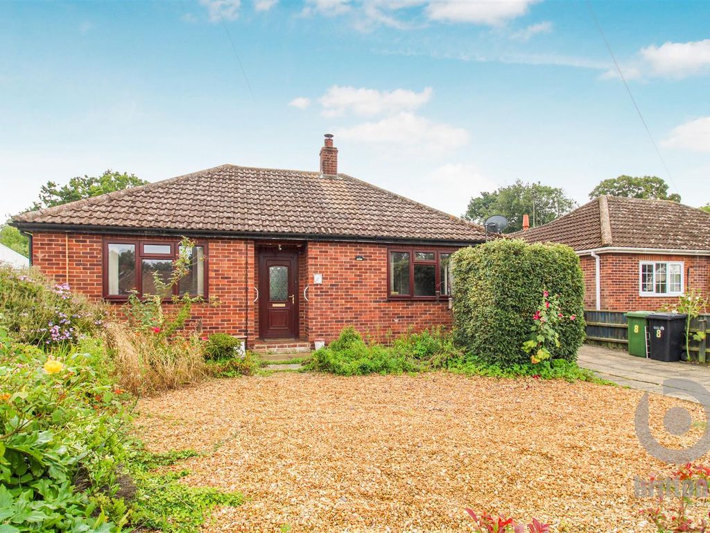 2 bed detached bungalow for sale in Woodside Close, Dersingham, King's Lynn PE31, £240,000