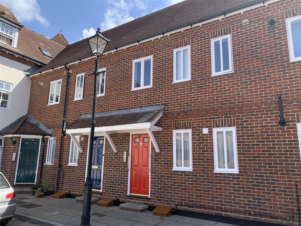 1 bed flat for sale in Peter Weston Place, Chichester PO19, £175,000