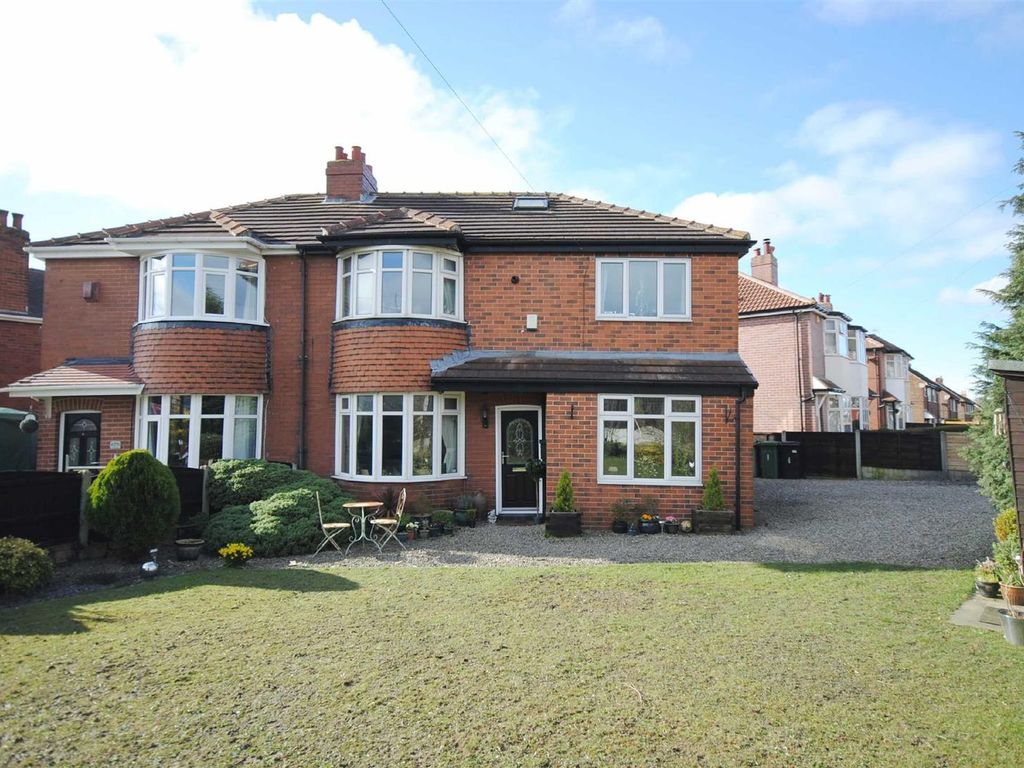 4 bed semi-detached house for sale in Birch Road, Kippax, Leeds LS25, £280,000