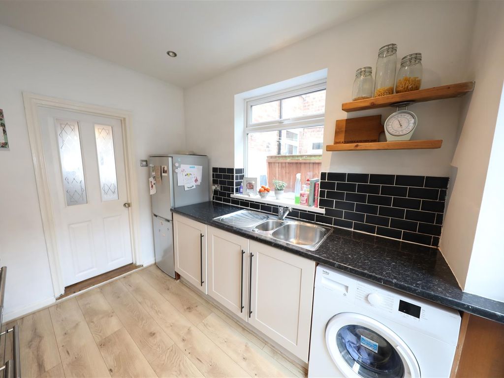 2 bed terraced house for sale in Thoresby Street, Hull HU5, £140,000