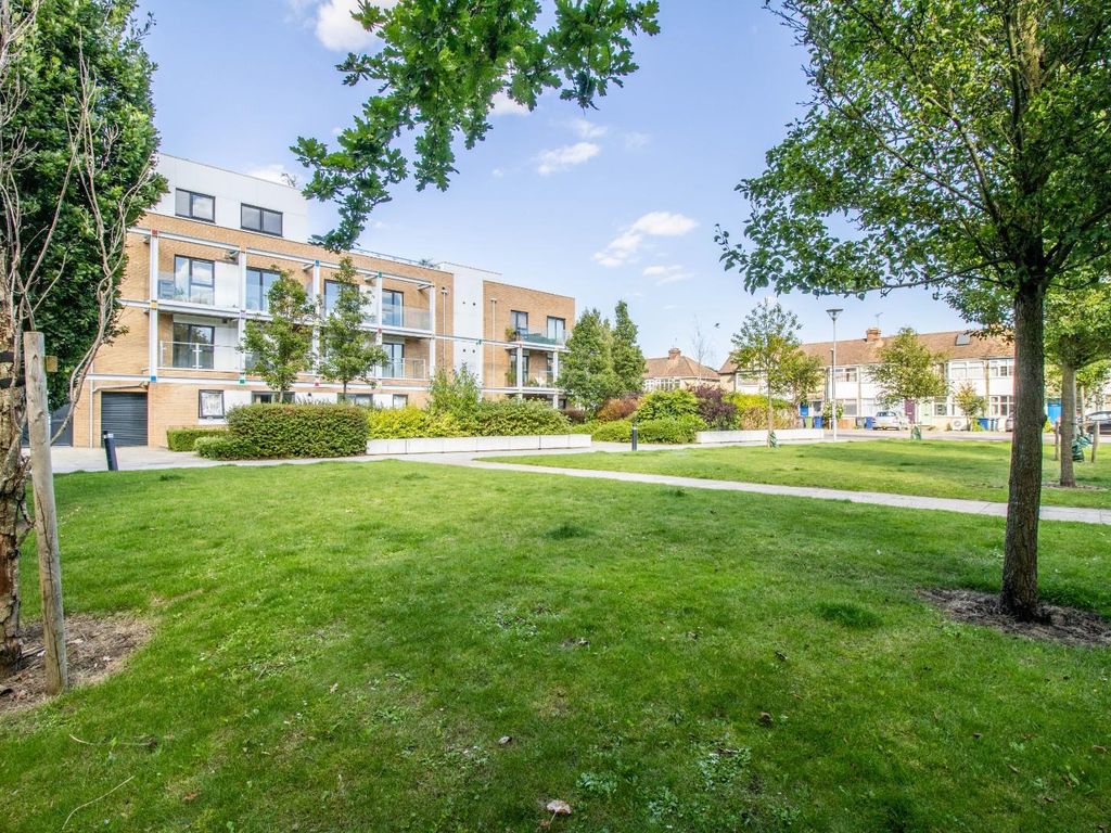 1 bed flat for sale in Cromwell Road, Cambridge CB1, £290,000