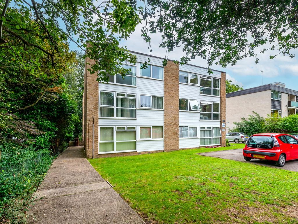 1 bed flat for sale in Durham Road, Bromley BR2, £240,000