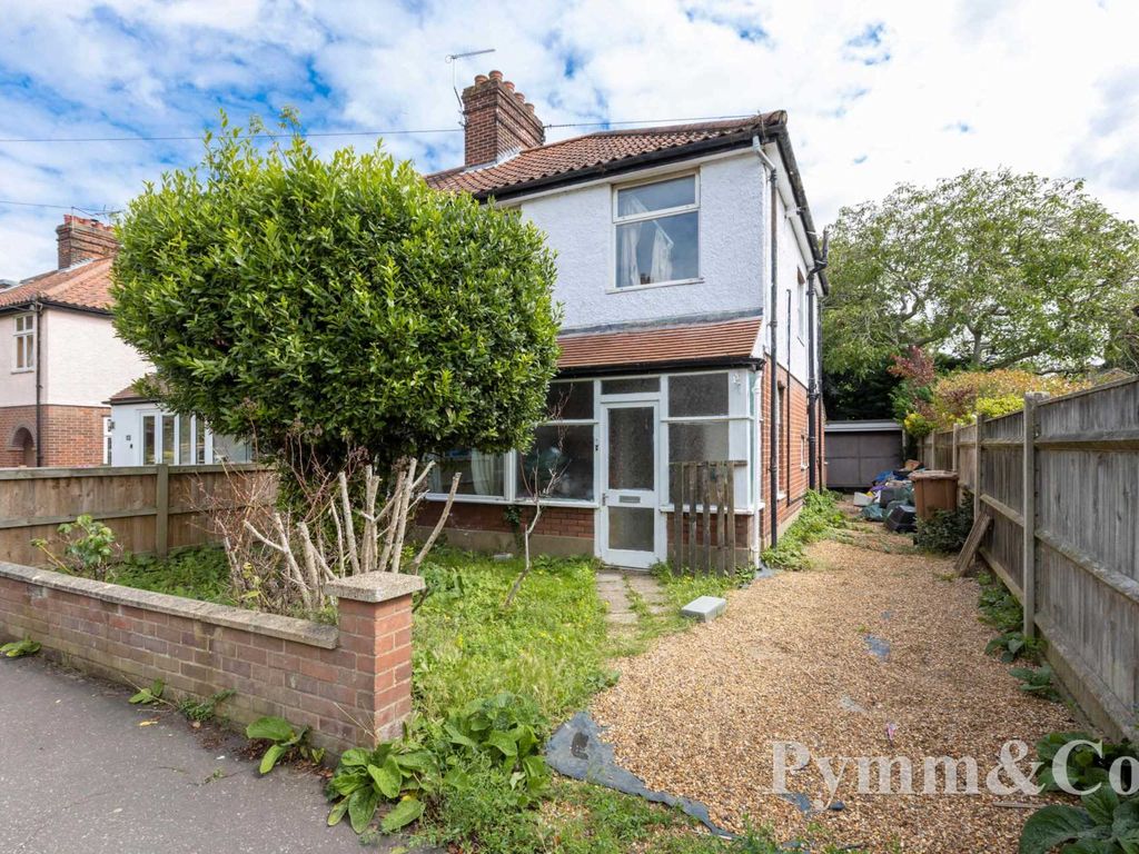 3 bed semi-detached house for sale in Grange Road, Norwich NR2, £325,000