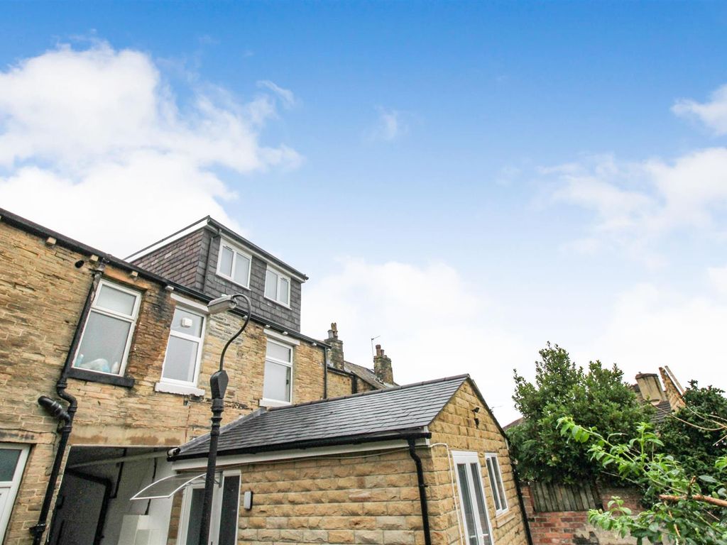 2 bed flat for sale in Wellington Road, Eccleshill, Bradford BD2, £95,000