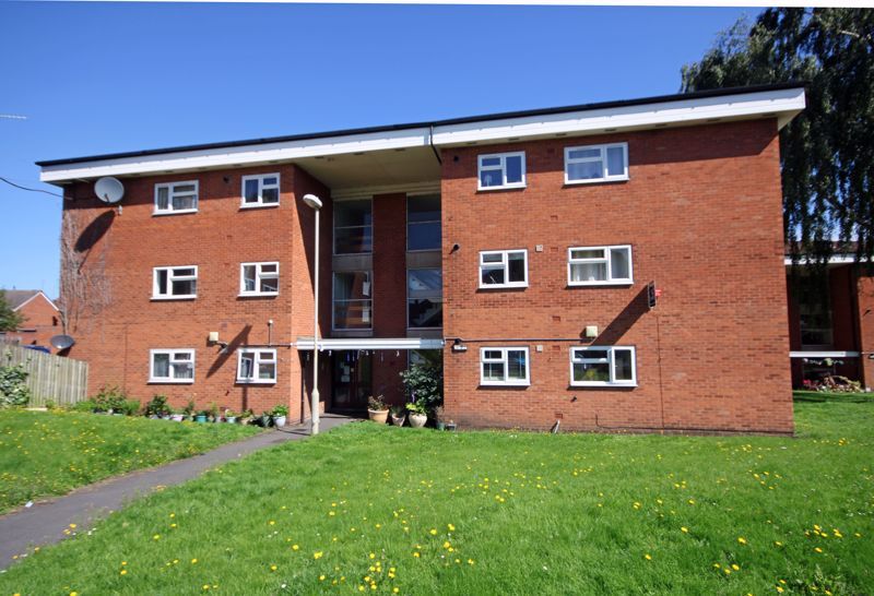 2 bed flat for sale in Lion Street, Old Quarter, Stourbridge DY8, £100,000