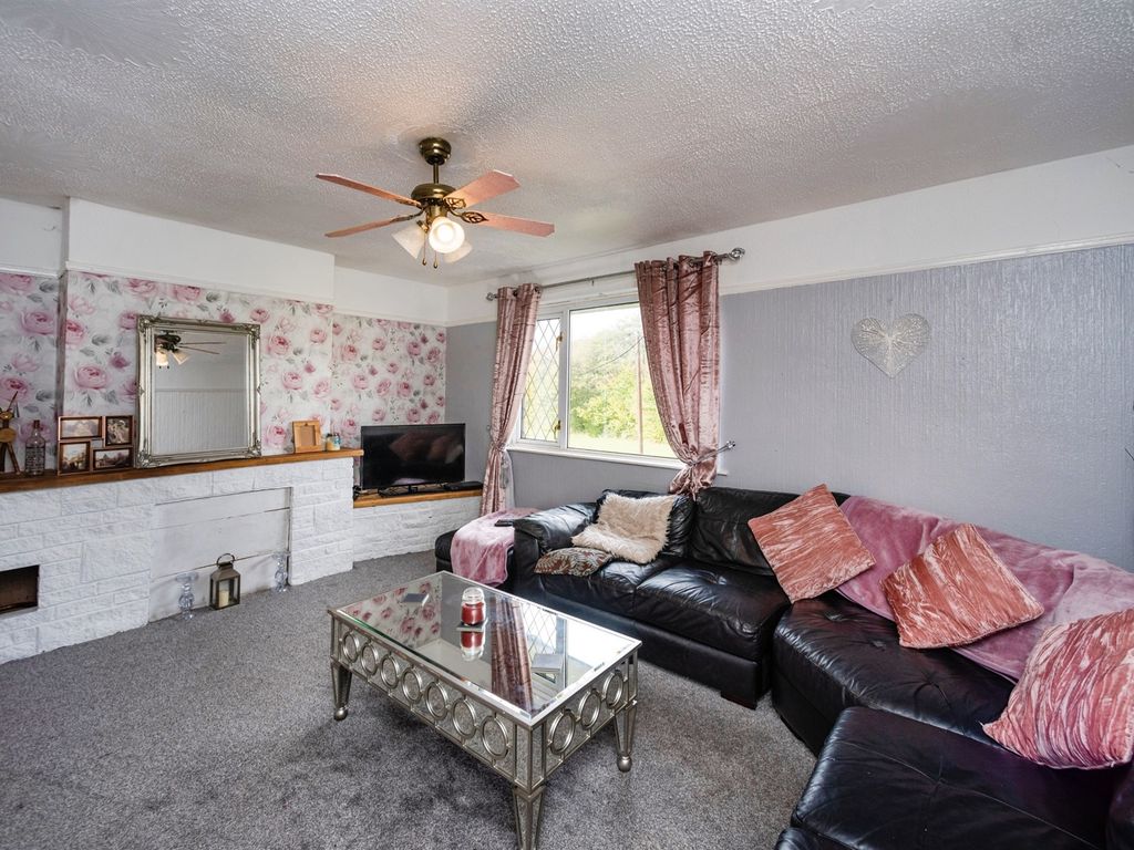 2 bed flat for sale in Lower Llansantffraid, Sarn, Bridgend CF32, £75,000